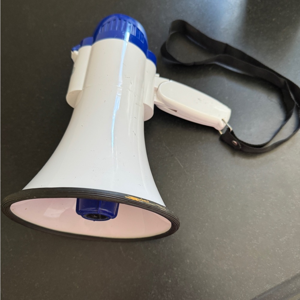 Megaphone - Picture 4 of 5